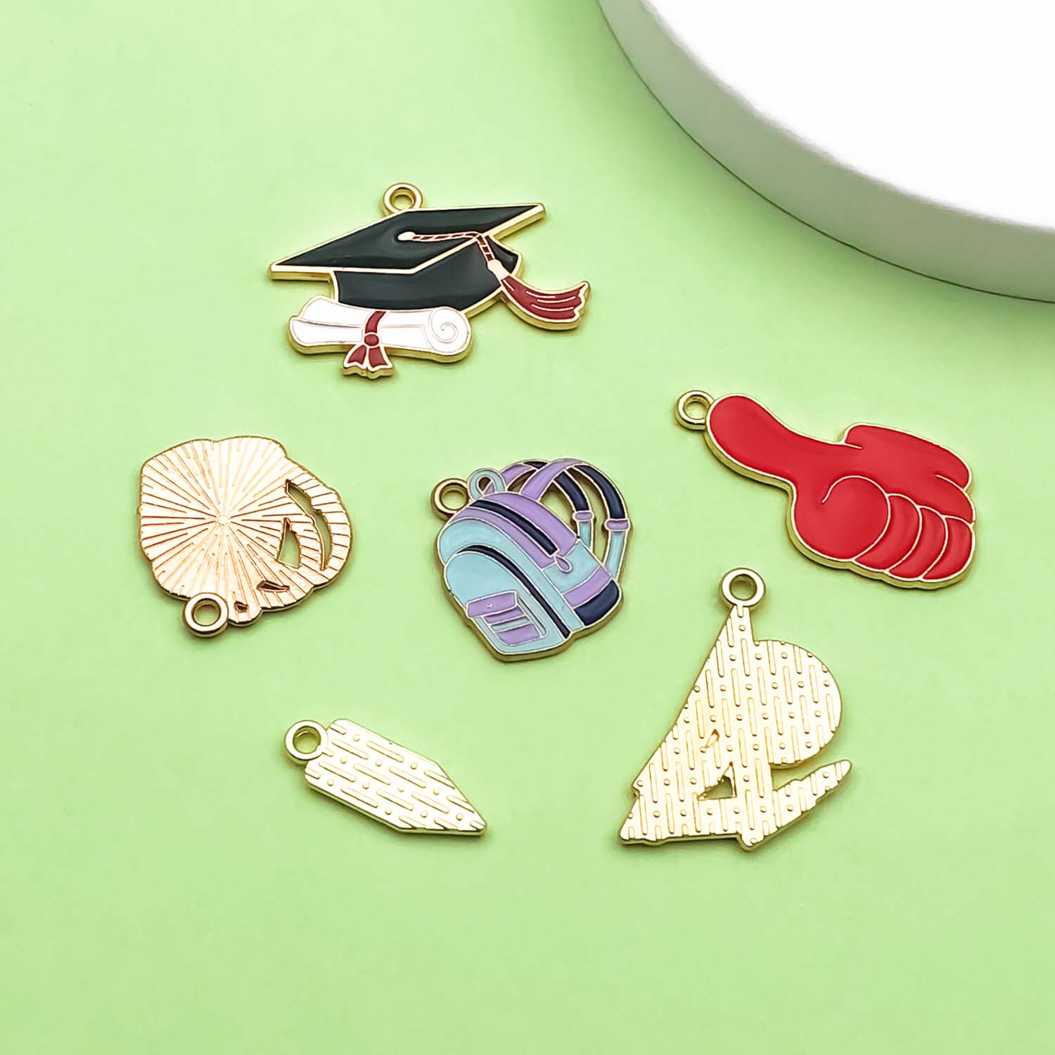 DIYジュエリー作りのための卒業シーズンのチャーム、定規のペ - Jewelry Making Guide Book のレビューと価格